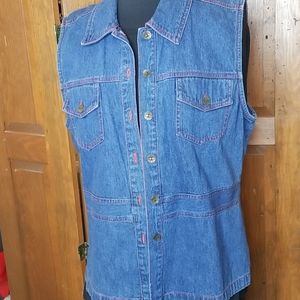 Ease Sport Jean's vest w/red trim. Size 14